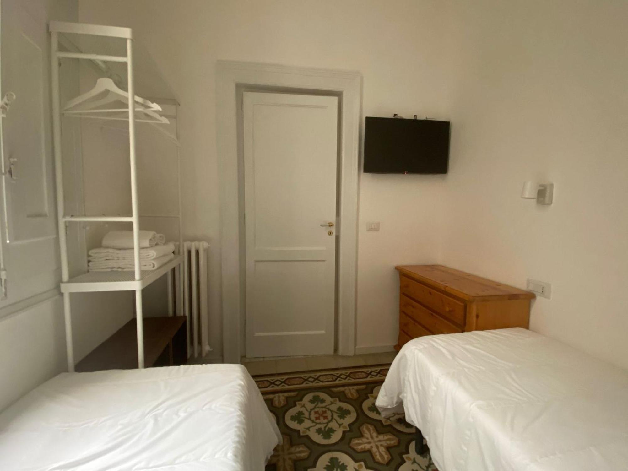 Bari Landlord 242 - Central Station Apartments Екстериор снимка