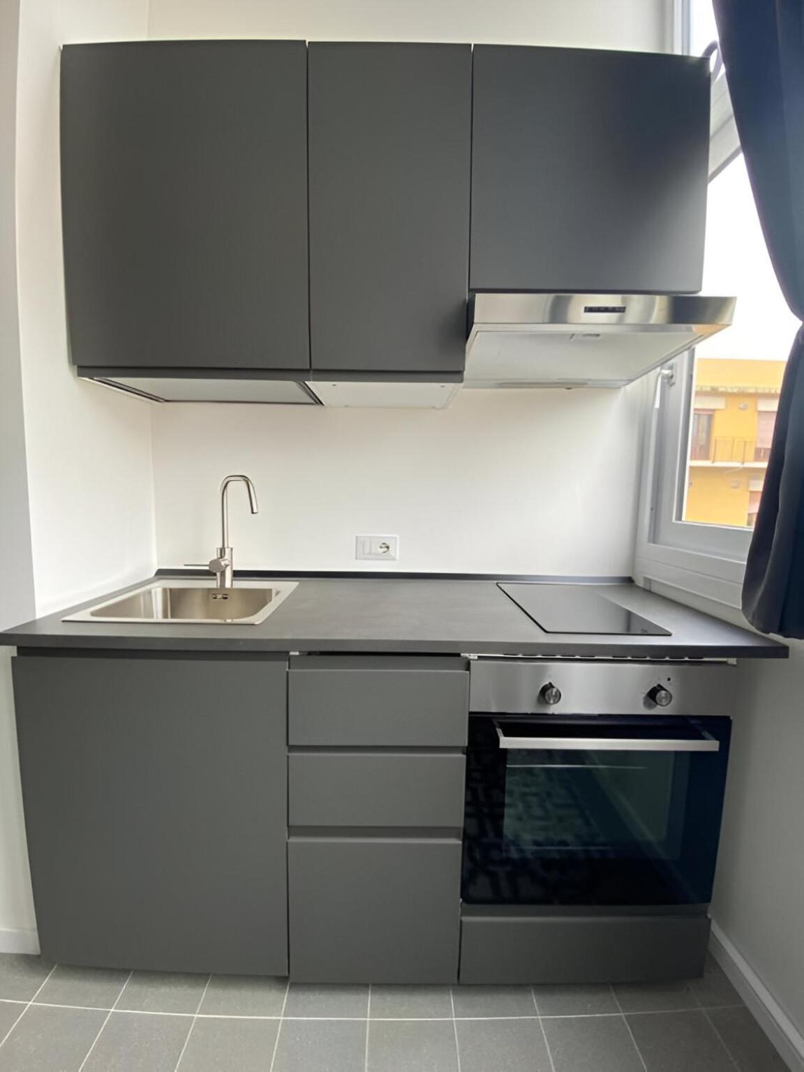 Bari Landlord 242 - Central Station Apartments Екстериор снимка