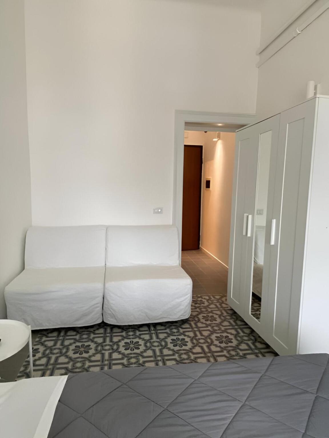 Bari Landlord 242 - Central Station Apartments Екстериор снимка