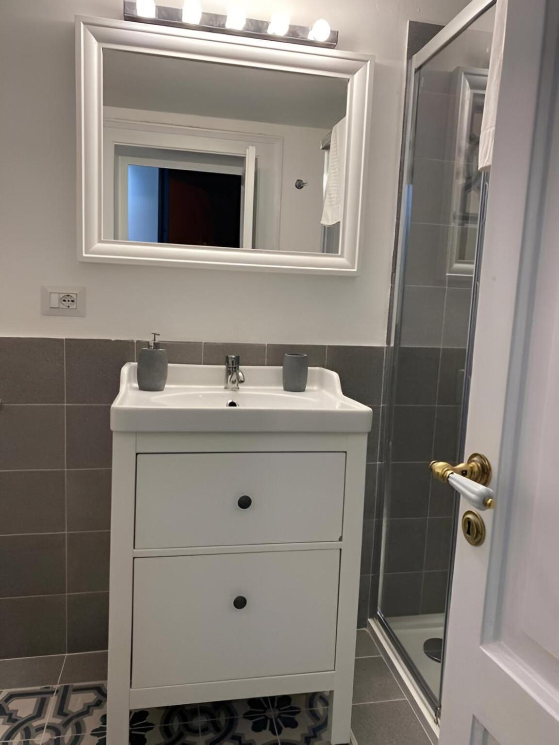 Bari Landlord 242 - Central Station Apartments Екстериор снимка