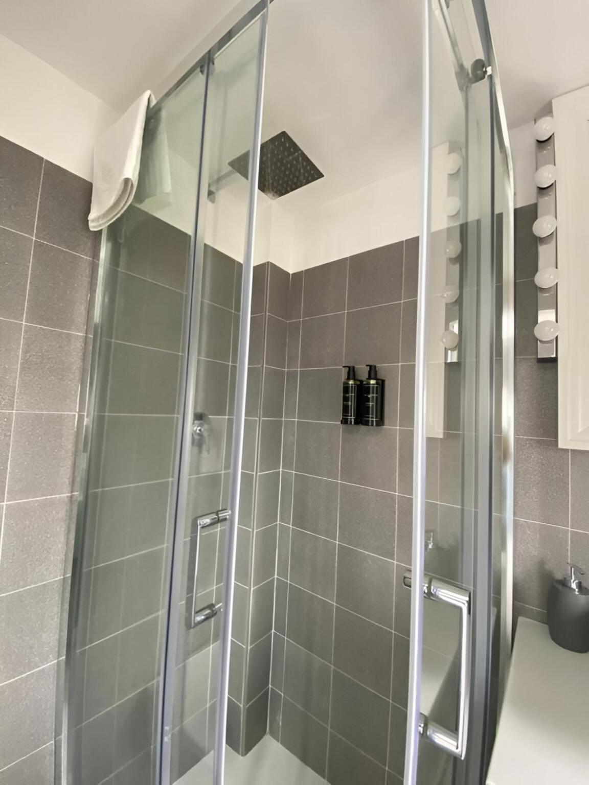 Bari Landlord 242 - Central Station Apartments Екстериор снимка