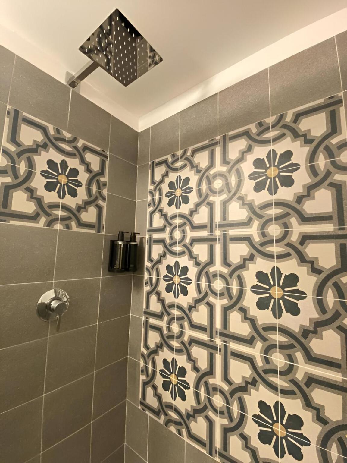 Bari Landlord 242 - Central Station Apartments Екстериор снимка