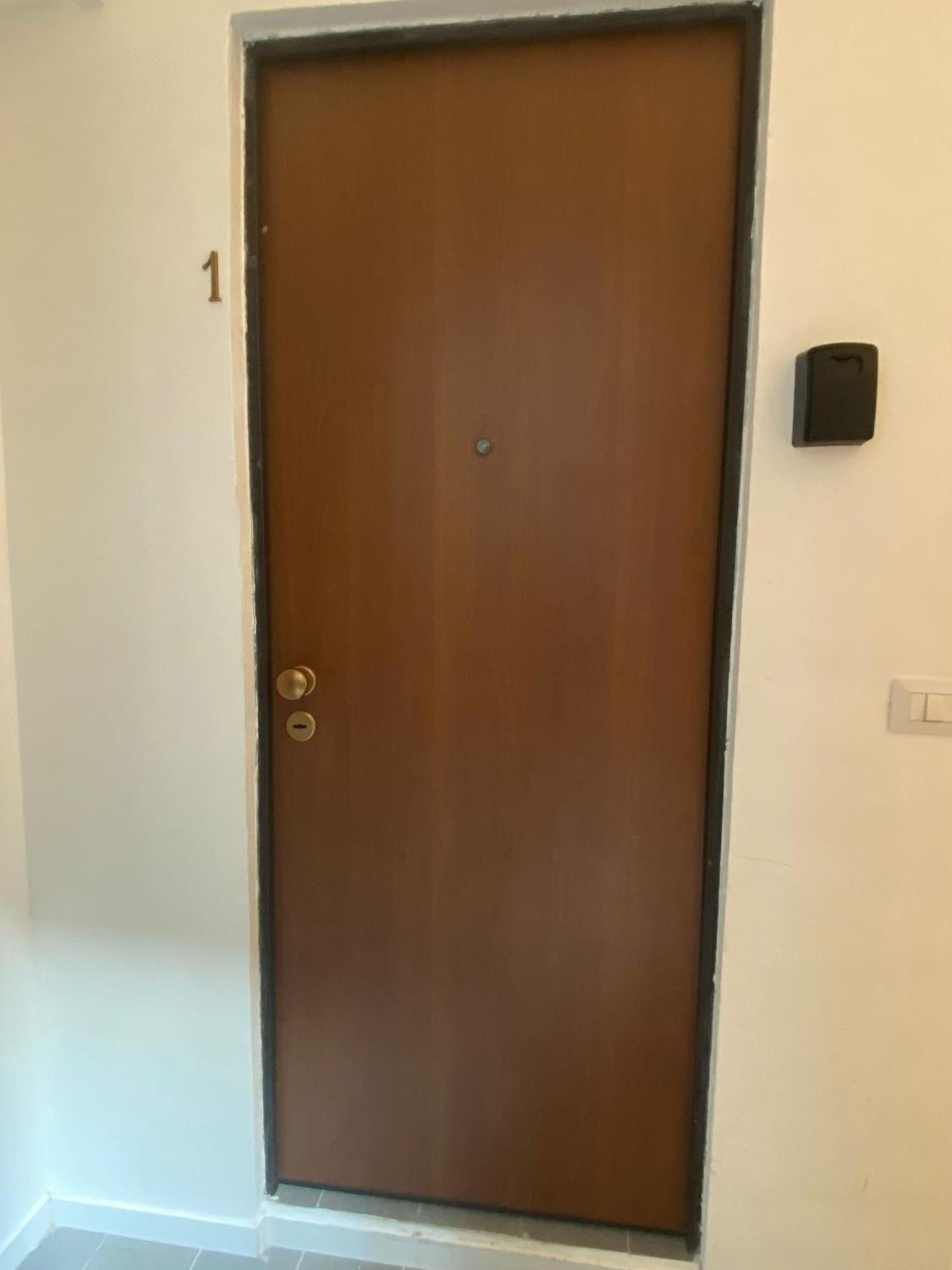 Bari Landlord 242 - Central Station Apartments Екстериор снимка