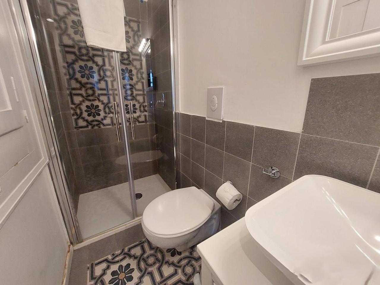 Bari Landlord 242 - Central Station Apartments Екстериор снимка